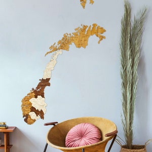 Houten kaart van Noorwegen - gegraveerde steden, wegen, borders - grote veelkleurige 3D-wanddecoratiekunst voor uw kamer, hal, kantoor