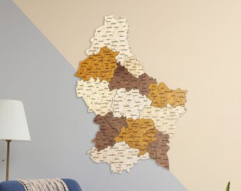 Holzkarte von Luxemburg – gravierte Namen, Straßen, Städte und Grenzen, mehrfarbige 2D-Wanddekorationskunst für Ihr Zimmer, Flur und Büro