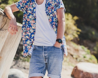 Blue floral Hawaiian shirt Men's Aloha Hawaiian shirt Flower print Hawaiian summer shirt in a gift box Shirt for a holiday party
