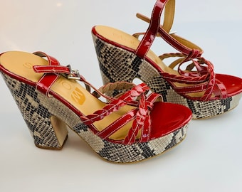 Platform Sandals Snakeskin pattern Studio M Heels Red natural leather Chunky High heels sandals