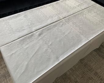 Luxury White Woven Linen Tablecloth – 207x150 cm Damask Table Linen, Elegant Textured Dining Table Cover