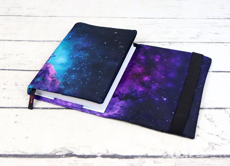 Universe Adjustable Wrap-Around Book Cover for Paperback and Hardcover Book, Notebook and Journal, Fabric Book Jacket Nuva zdjęcie 1