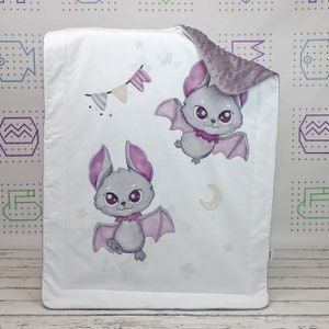 Weiße Baby Fledermaus Krippe Decke, süße Vampir Fledermäuse personalisierte Minky Decke 75 x 100 cm / 39 “x29” | Neu