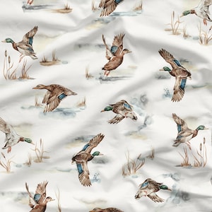 Tessuto di cotone con anatre selvatiche, Duck Lake Modern Nursery, stampa digitale autunnale di alta qualità in cotone, larghezza 155 cm / 61"