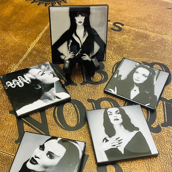 Juego de 5 azulejos decorativos personalizados para pared con las chicas góticas: Vampira, Morticia Addams, Lily Munster, la novia de Frankenstein y Elvira.