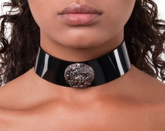 Pvc dragon black screw choker