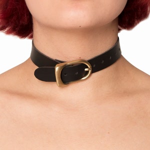 Kleines schwarzes Kunstleder Gürtel Choker