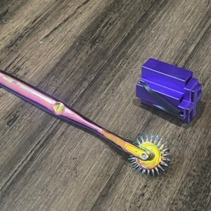 RAINBOW DOUBLE Wartenberg Wheel with Custom Cover