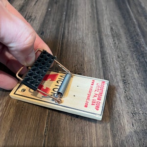 Piège à souris à crampons