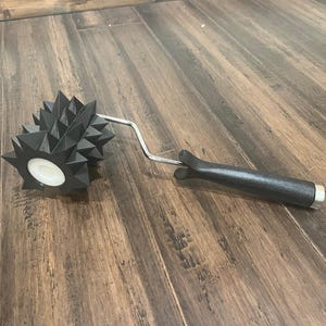 Devil&#39;s Paint Roller