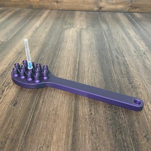 Devil&#39;s Toothbrush Impact Needle Play Paddle