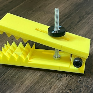GIANT Jaws of Fun Clamp ONE