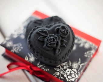 Black Heart Rose Bath Bomb - Lavande, Camomille et Orange Douce