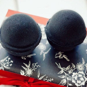 Black Bath Bomb | Lavender, Chamomile & Sweet Orange
