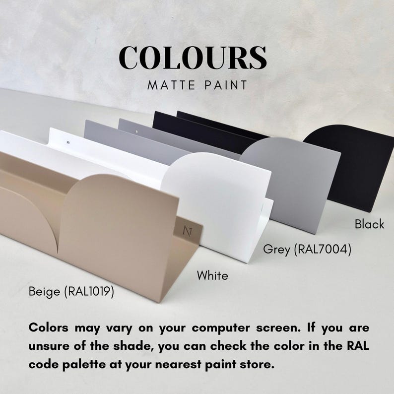 K&ouml;nnte beinhalten: Pr&auml;sentation von matten Farbmustern in Beige, Wei&szlig;, Grau und Schwarz. Der Text "COLOURS MATTE PAINT" steht oben. Die beige Probe ist RAL1019, und die graue Probe ist RAL7004. Der Text unten besagt, dass die Farben variieren k&ouml;nnen.