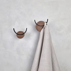 タオルフック DEER メタルディテール I モダンな木製壁掛けフック