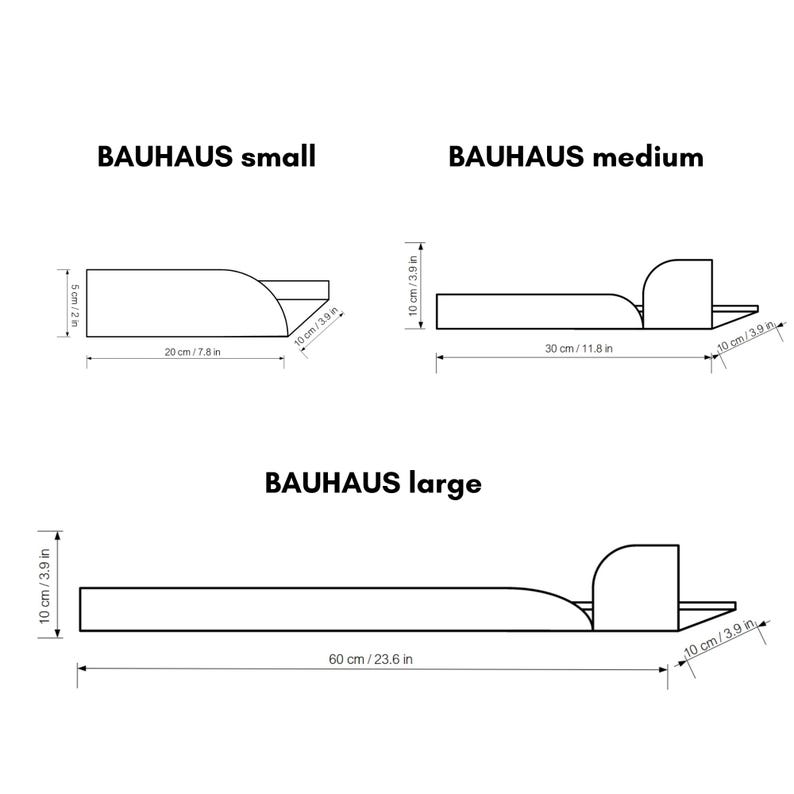 K&ouml;nnte beinhalten: Diagramm von drei Bauhaus-Regalen, beschriftet mit "small", "medium" und "large". Das kleine Regal ist 20 cm lang und 5 cm hoch. Das mittlere Regal ist 30 cm lang. Das gro&szlig;e Regal ist 60 cm lang.
