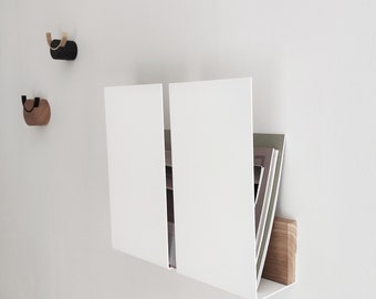 White wall magazine rack I More colours I Metal and oak wood I For home office papers or tablet storage.