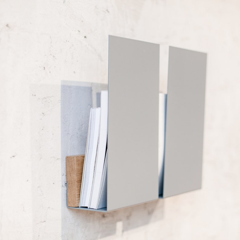 Wall magazine rack for restaurants