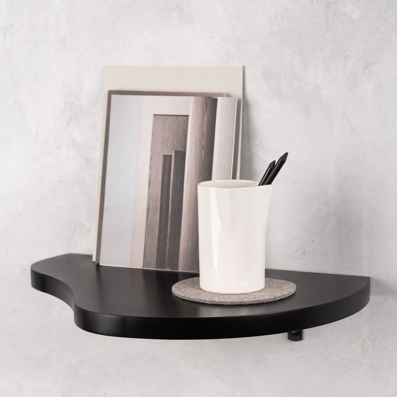 Wavy lines wall shelf