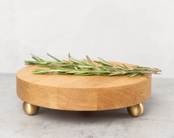 Decorative oak tray with black or brass legs, 19 or 28,5 cm  I Wooden cake stand I Modern coffee table platter