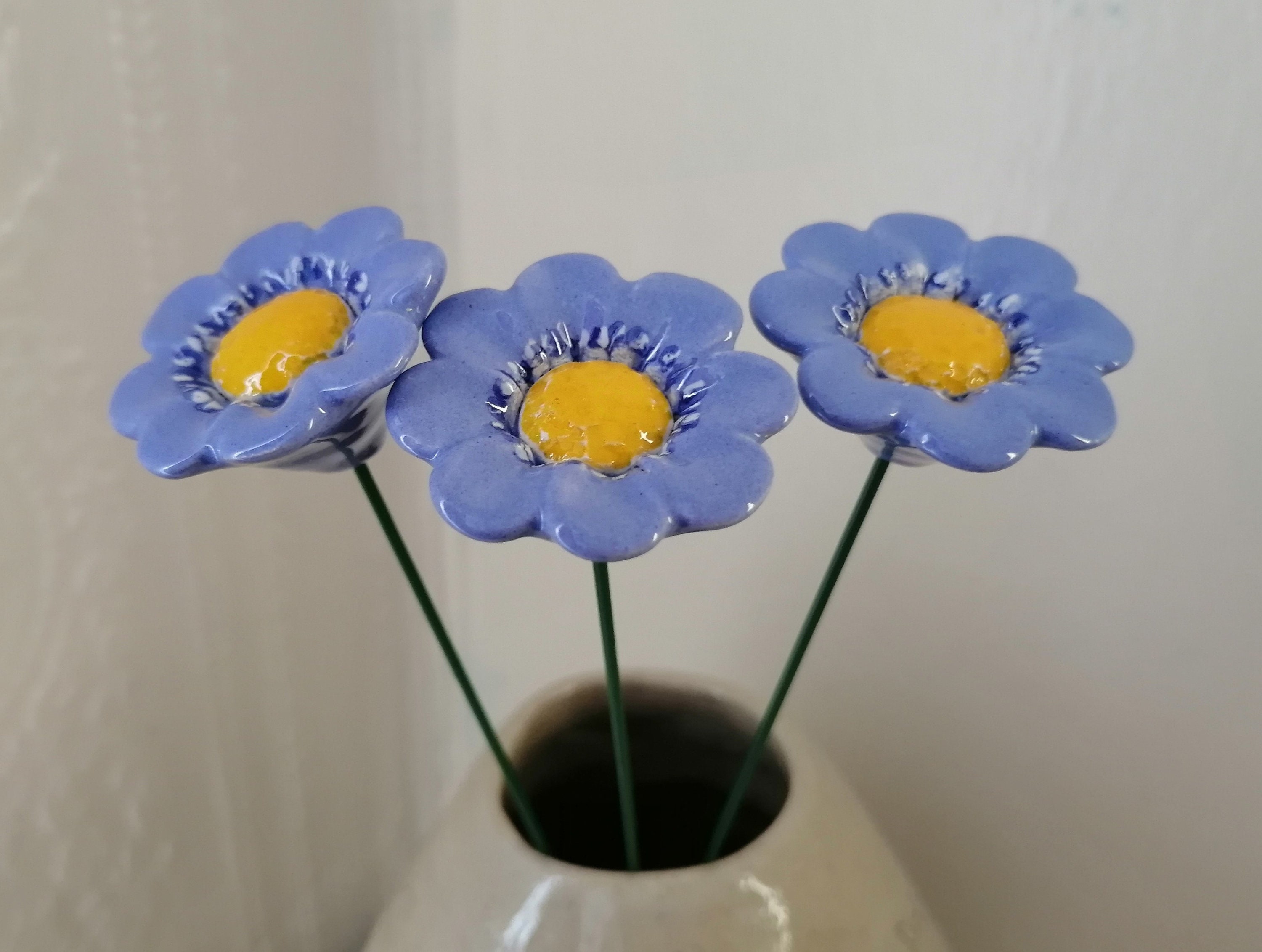 Marguerite Bleu Clair en Céramique, Fleurs Céramique Faites à La Main, Cadeau Marguerite Fleurs Pote