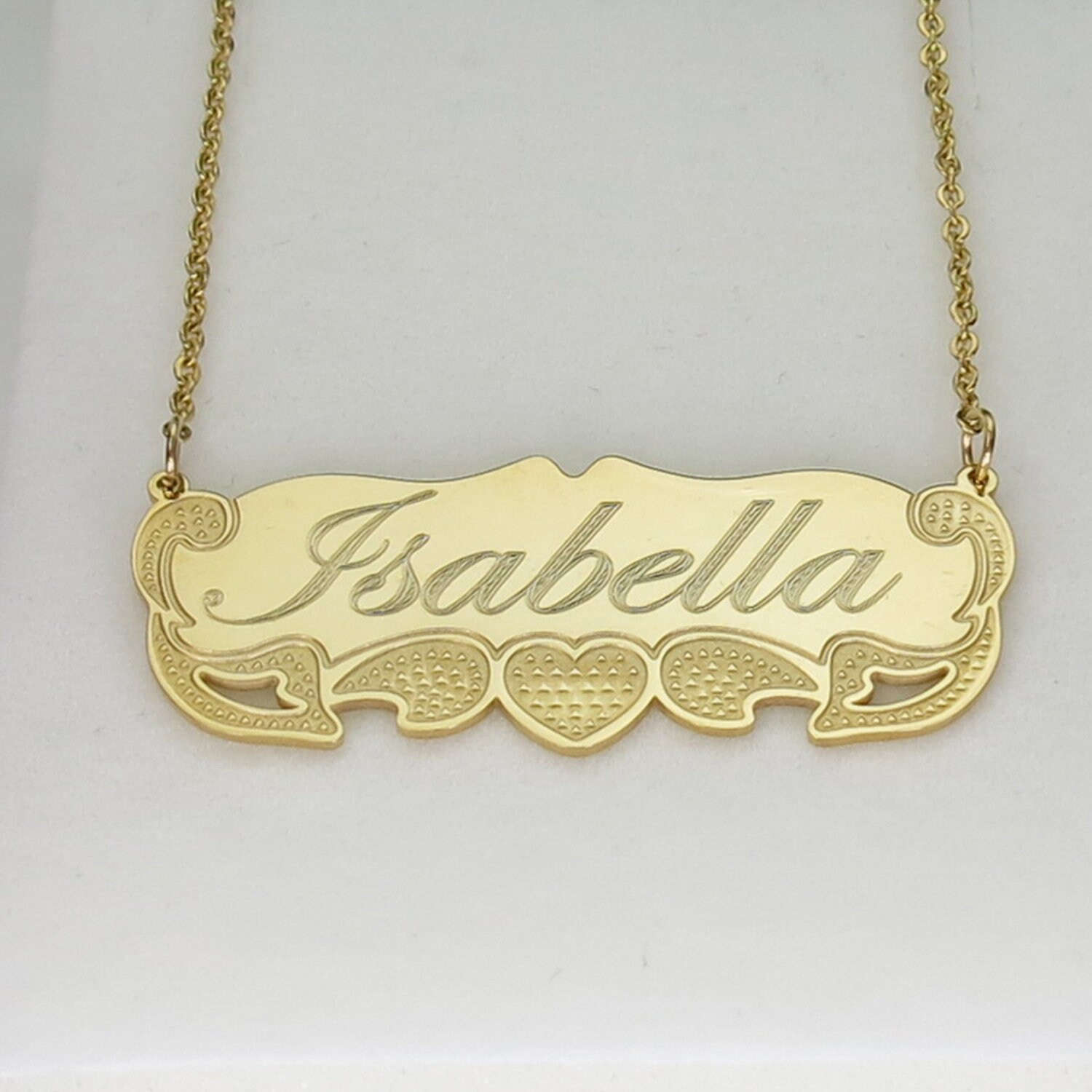 Gold necklace with name plate clearance