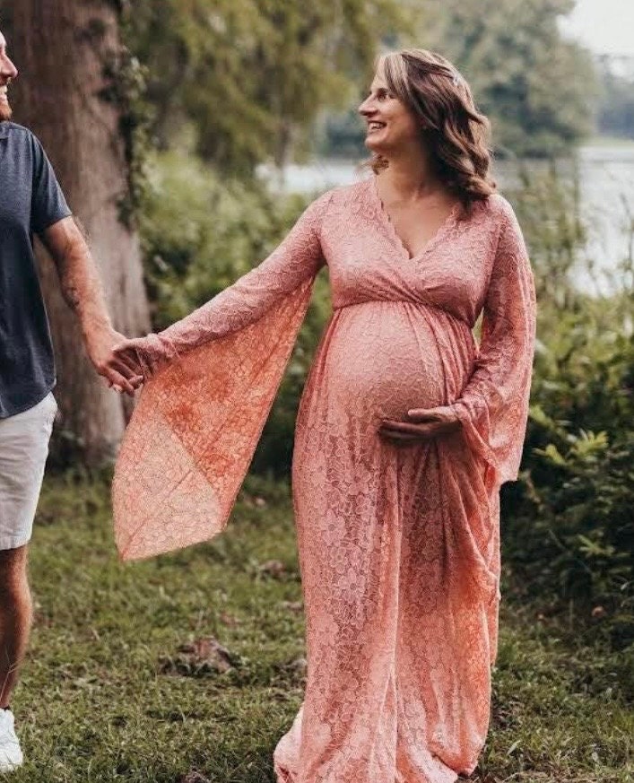 Lace maternity dress canada deals