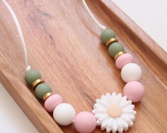 Daisy Flower Silicone Nursing Necklace: Sensory Breastfeeding Fiddle Necklace