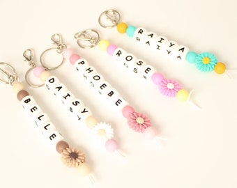 Back to school Personalised Keyring, daisy Beaded Keyring, Flower Key tag, Name tag, Teacher Gift, Floral beads