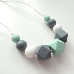 Silicone Nursing necklace, Breastfeeding necklace, Sensory necklace, Fiddle necklace, New Mum gift, Mama necklace, Mint & Grey