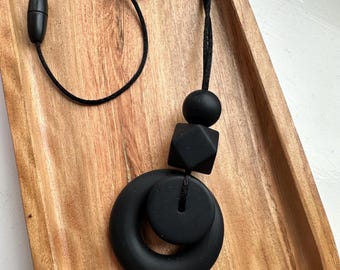 Black Nursing Necklace: Silicone Necklace Breastfeeding jewellery