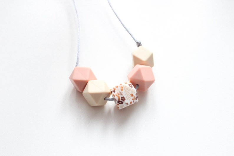 Silicone Nursing necklace, Breastfeeding necklace, Sensory necklace, Fiddle necklace, New Mum gift, Mama necklace, Beige and Peach image 3
