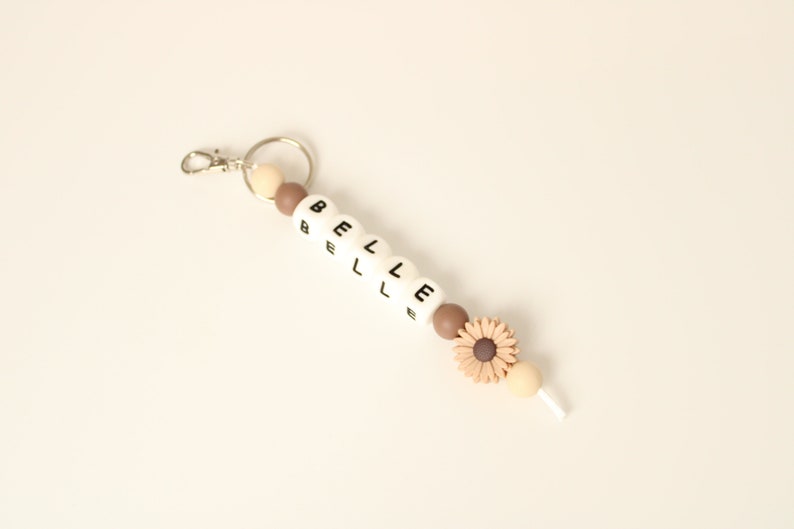 Back to school Personalised Keyring, daisy Beaded Keyring, Flower Key tag, Name tag, Teacher Gift, Floral beads Oatmeal Floral