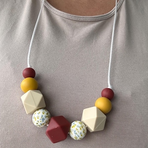 Silicone Nursing Necklace: Floral & Beige Sensory Fiddle Necklace 画像 2