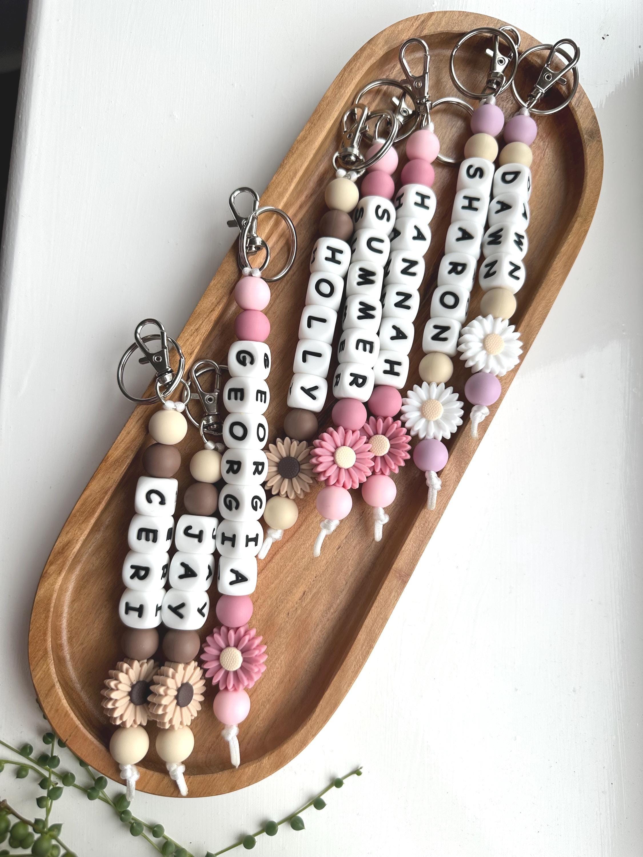 Back to school Personalised Keyring, daisy Beaded Keyring, Flower Key tag, Name tag, Teacher Gift, Floral beads