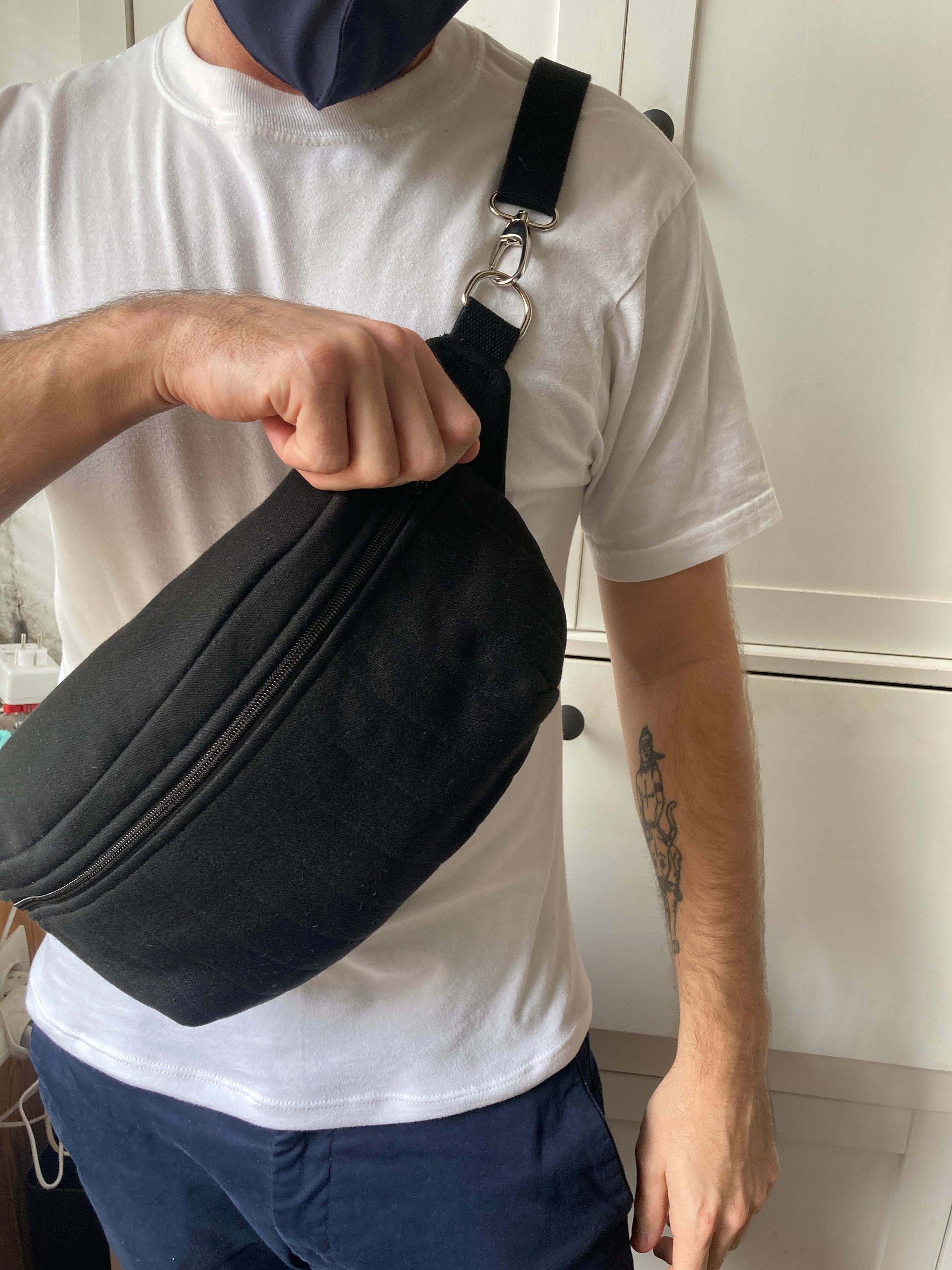 tumi carmel crossbody black