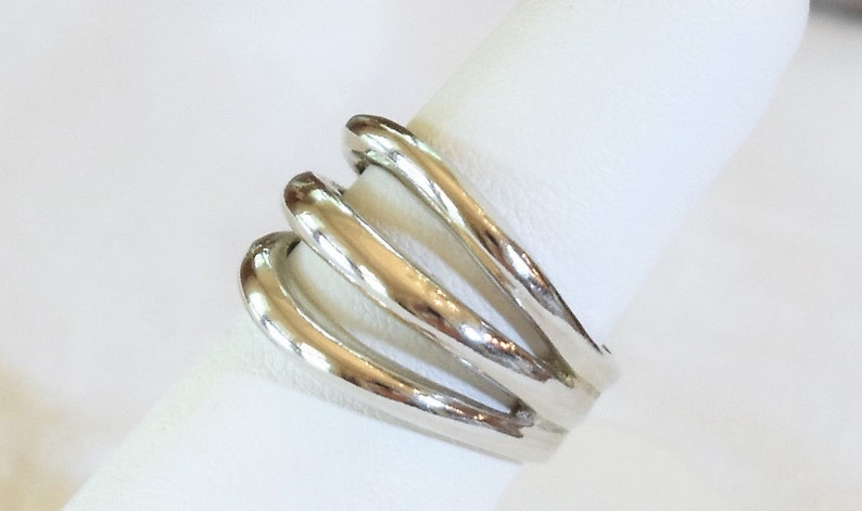 Three Row Silver Ring Size 6