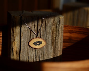 pendant necklace