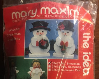 Mr Snowman - wood ready to paint kit - Christmas snowman Mary Maxim kit - Paint Wood shape kit - Holiday decoration