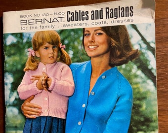 Bernat No 130 Trenzas y Raglans para la Familia Suéteres, Abrigos, Vestidos Patrones para Tejer / Instrucciones - Rápido - 1966