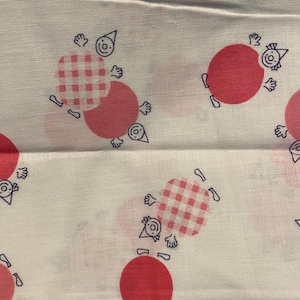 Vintage stoffen fun Roly Poly Toys - witte achtergrond met roze - 33 x 36 inch