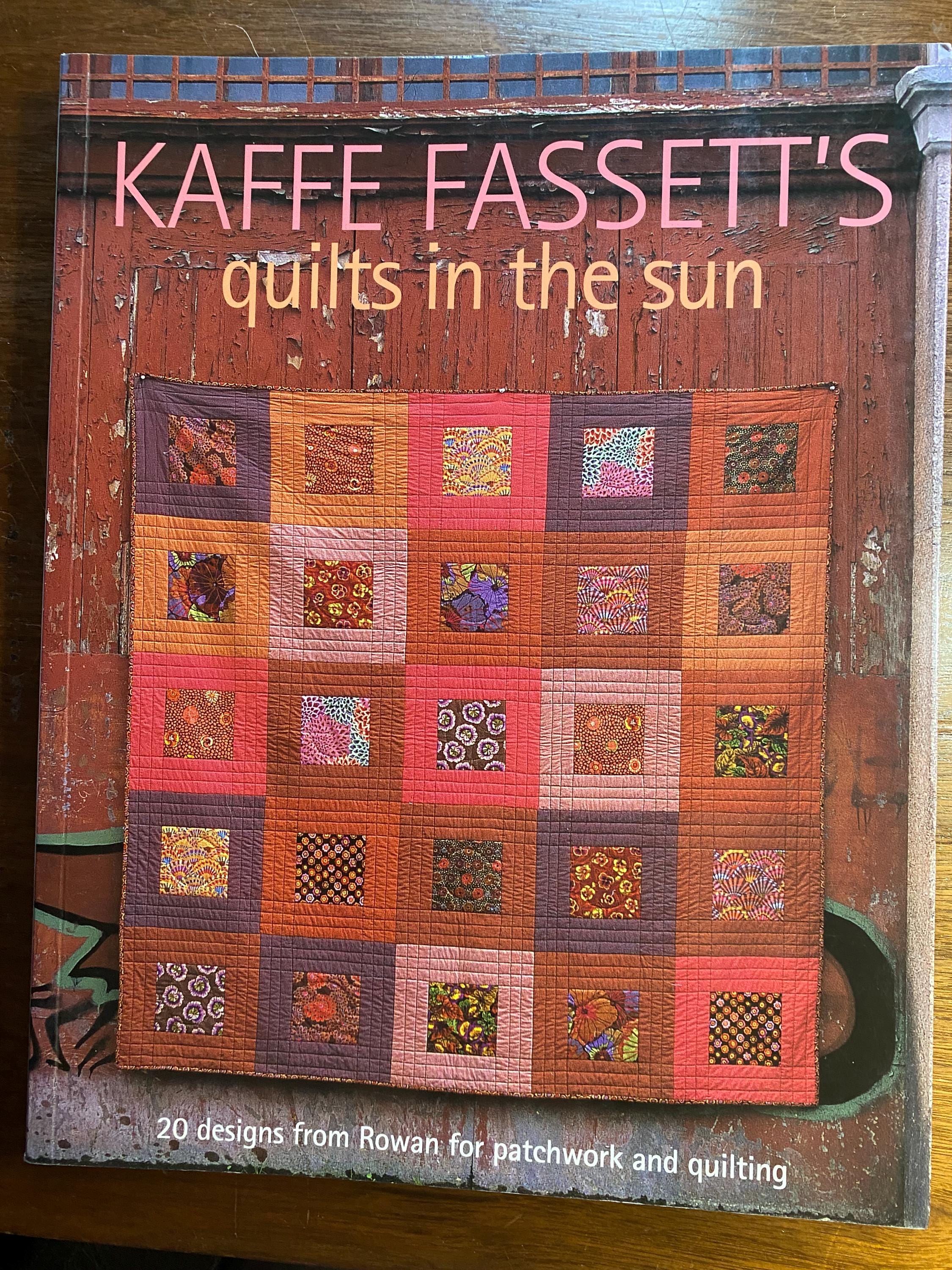 キルト・イン・ザ・サン カフェ・ファセット - キルトブロックパターン