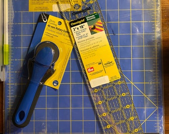 Dritz Set Nähen / QUILT 1) Rollschneider 2) Schneidmatte / Brett 3) 3 "x 18" Rasterlineal - erleichtert das Schneiden von Quiltblöcken - Neu