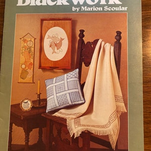 Tecnica di progettazione del ricamo Blackwork - Guida - Marion Scoular - Leisure Arts 82 - 1976 Punto ad ago tracciato ecc. - Punti