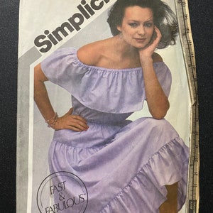 Misses / Damklänning i två delar (kjol / topp) Simplicity 9967 Mönster (oklippt) Enkel Simple Sew storlek 14 - 1981