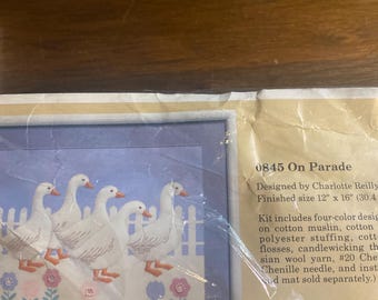 Kit de gansos en desfile - Charlotte Reilly - Creative Circle 0845 - Stitchery 1986 - Nuevo - 30 x 40 cm - Rápido/Fácil
