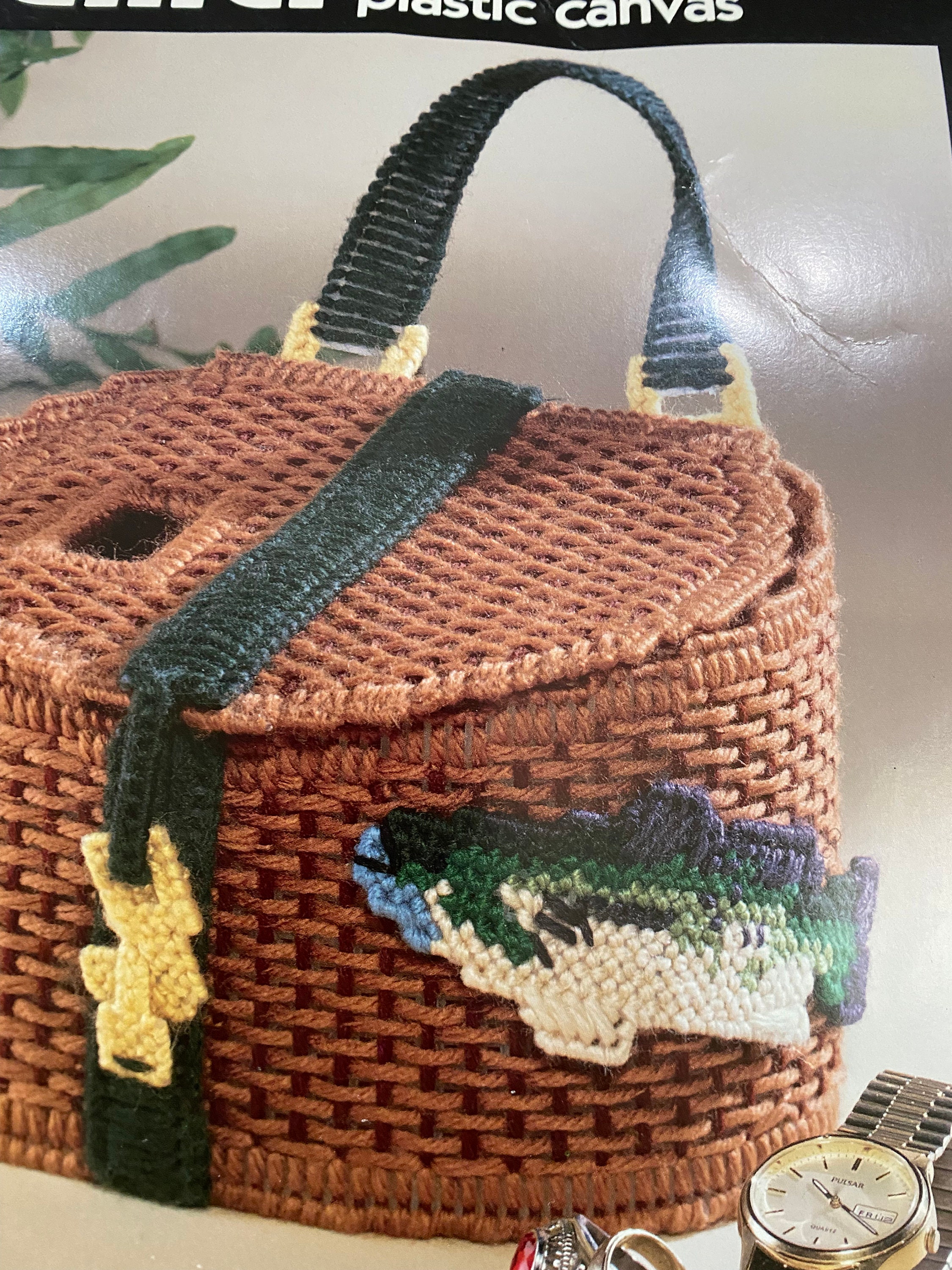 Kit Fishing Creel Caddy Box bucilla Plastic Canvas / Stitch Kit
