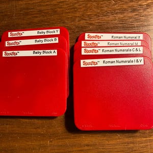 Die Set-Pick Baby oder römische Ziffern Sizzix Sizzlits Für Rollenmaschine Papier basteln, Druckkartenherstellung - Rot Die 2,75 "x 2,25"
