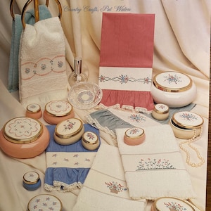 Simple Elegance V Serviettes du bout des doigts et boîtes - Grille de point de croix au fil compté bordures florales - Fleurs - Pat Waters - No 131 - 1990